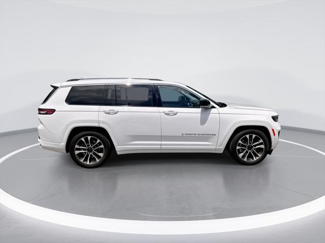 Photo of 2022 Bright White Clearcoat Jeep Grand Cherokee L