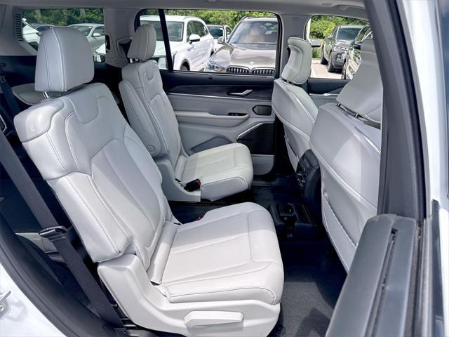 Photo of 2022 Bright White Clearcoat Jeep Grand Cherokee L