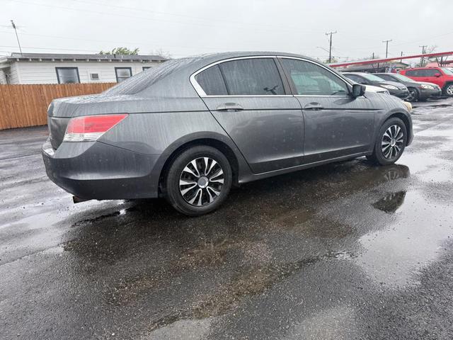 Photo of 2009 GRAY Honda Accord