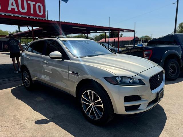 Photo of 2017 TAN Jaguar F-PACE