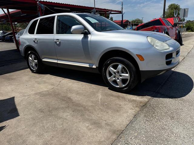 Photo of 2004 SILVER Porsche Cayenne