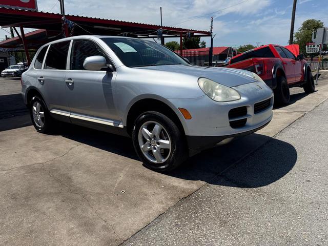 Photo of 2004 SILVER Porsche Cayenne