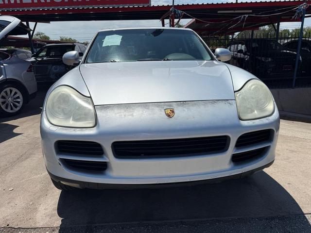 Photo of 2004 SILVER Porsche Cayenne