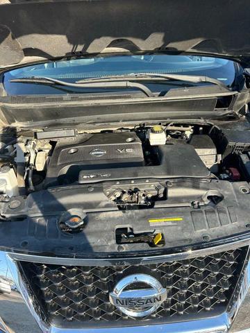 Photo of 2013 Gray Nissan Pathfinder