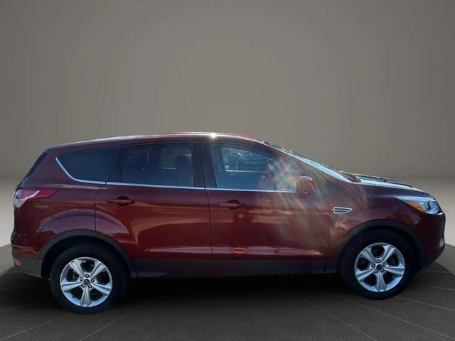 Photo of 2014 Red Ford Escape