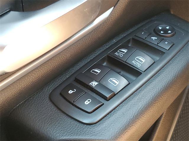Photo of 2020 Granite Crystal Metallic Clearcoat RAM 1500