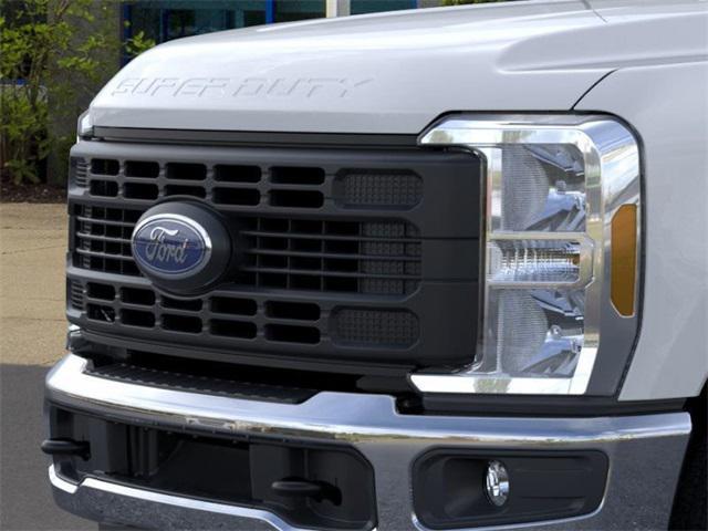 Photo of 2025 Oxford White Ford F-350
