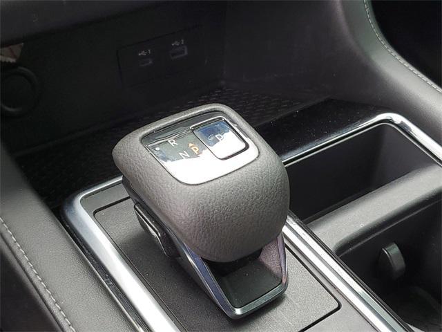 Photo of 2022 Pearl White Tricoat Nissan Pathfinder