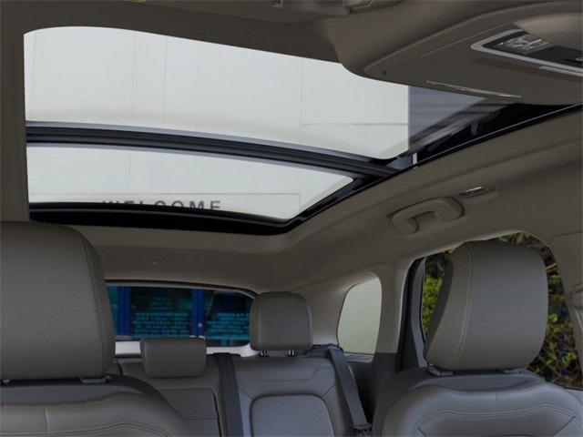 Photo of 2025 Infinite Black Metallic Clearcoat Lincoln Corsair