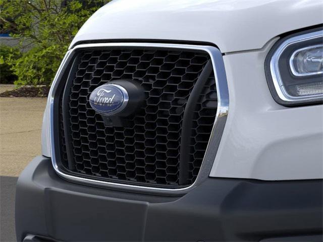 Photo of 2025 Oxford White Ford Transit-250
