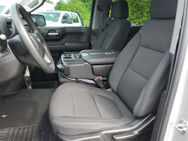 Photo of 2021 Silver Ice Metallic Chevrolet Silverado 1500