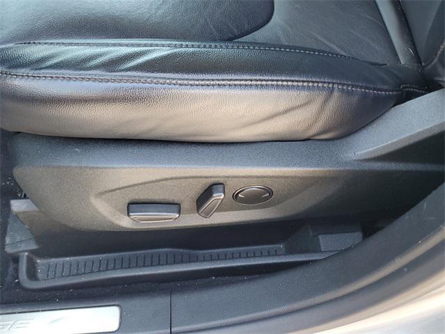 Photo of 2022 Silver Metallic Ford Edge