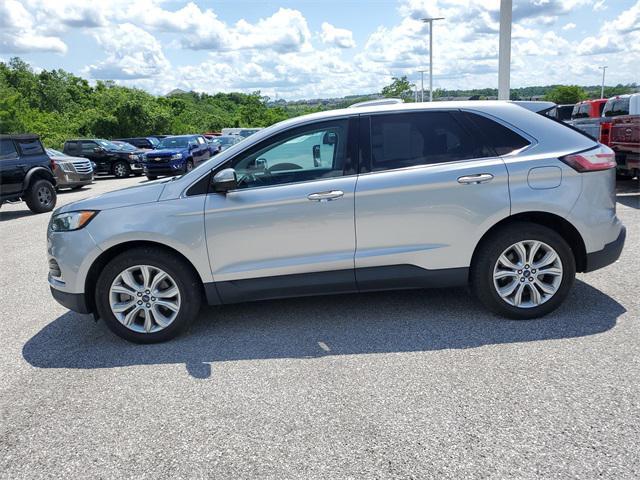 Photo of 2022 Silver Metallic Ford Edge