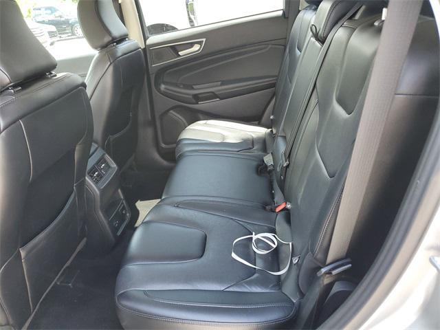 Photo of 2022 Silver Metallic Ford Edge