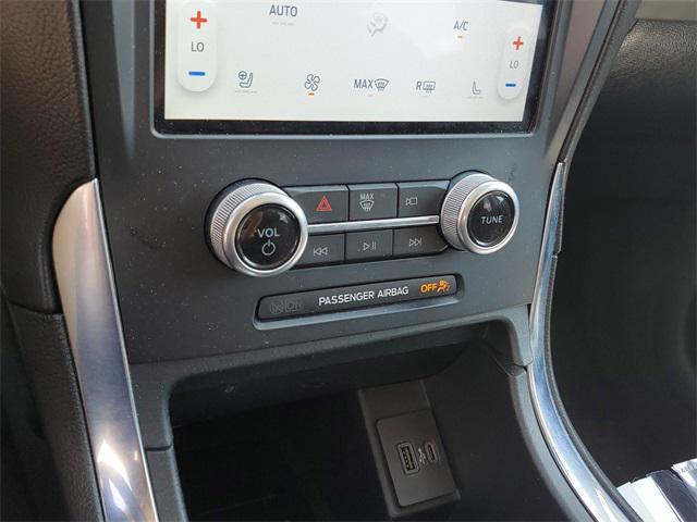 Photo of 2022 Silver Metallic Ford Edge