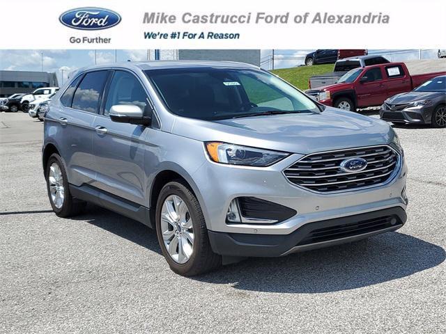 Photo of 2022 Silver Metallic Ford Edge