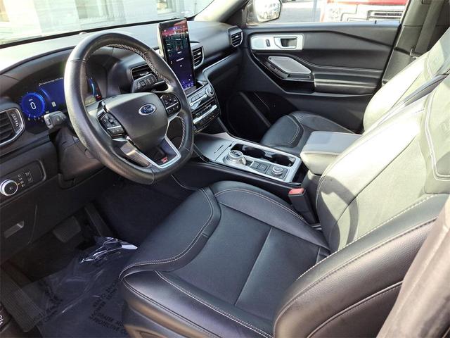 Photo of 2022 Agate Black Metallic Ford Explorer