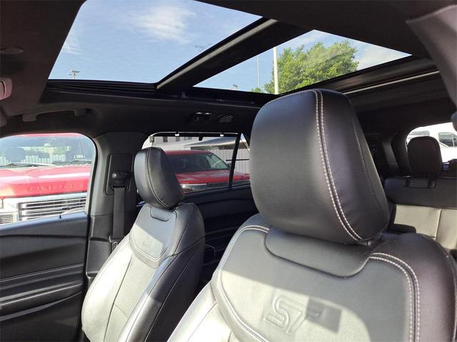 Photo of 2022 Agate Black Metallic Ford Explorer