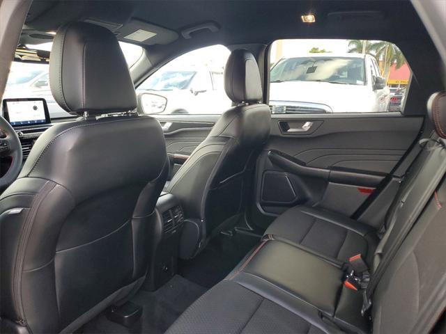 Photo of 2024 Black Metallic Ford Escape