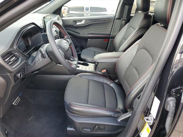 Photo of 2024 Black Metallic Ford Escape