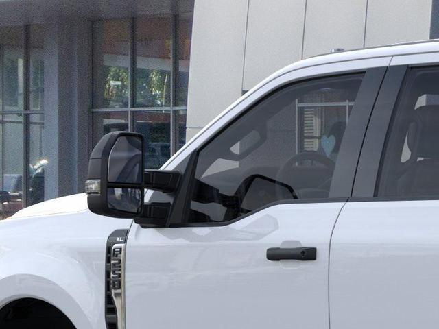 Photo of 2025 Oxford White Ford F-250