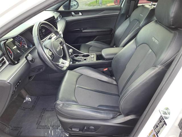 Photo of 2022 Glacial White Pearl Kia K5