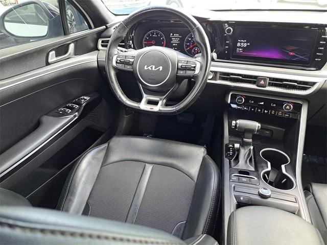 Photo of 2022 Glacial White Pearl Kia K5