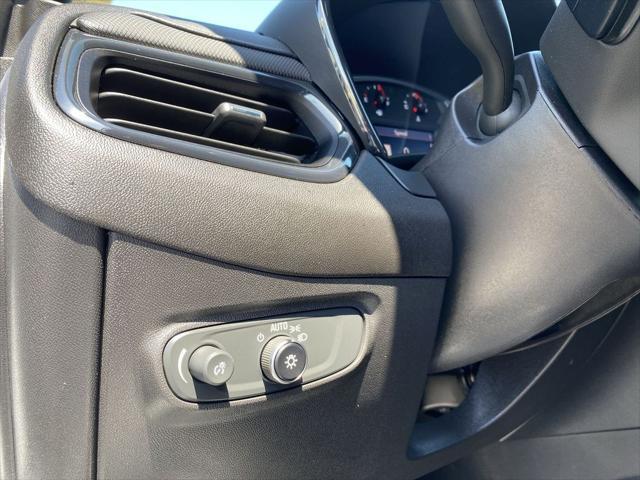 Photo of 2023 Summit White Chevrolet Equinox