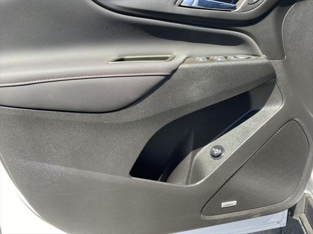 Photo of 2023 Summit White Chevrolet Equinox