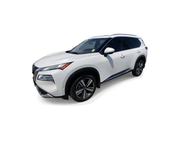 Photo of 2022 Pearl White Tricoat Nissan Rogue