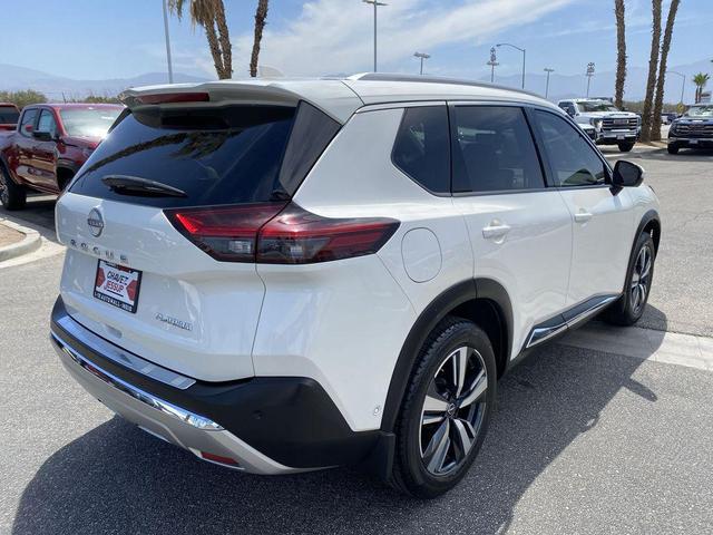 Photo of 2022 Pearl White Tricoat Nissan Rogue
