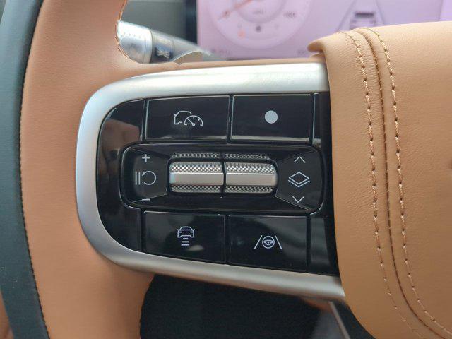 Photo of 2025 Vik Black Genesis GV80