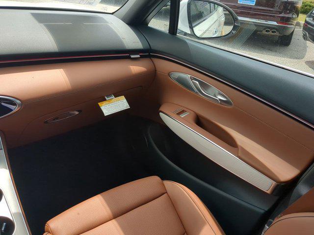 Photo of 2026 Uyuni White Genesis GV70
