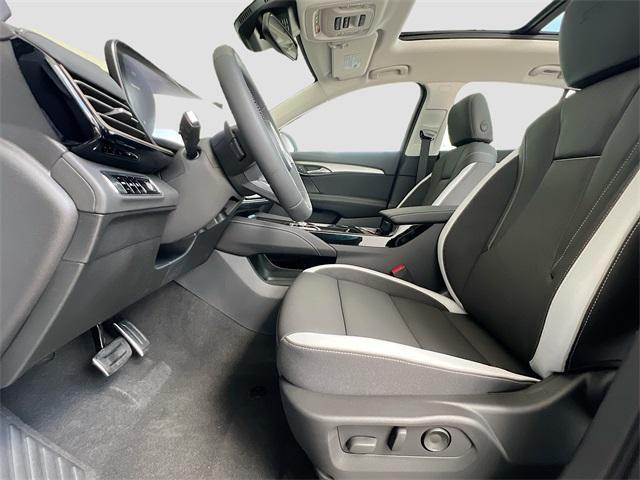 Photo of 2025 Summit White Buick Envision