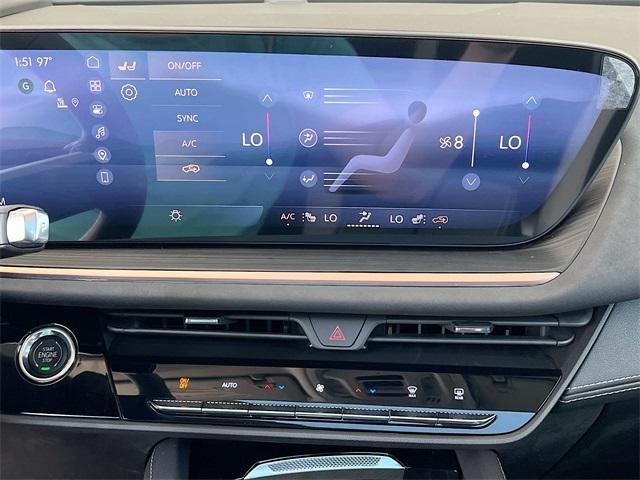 Photo of 2025 Summit White Buick Envision