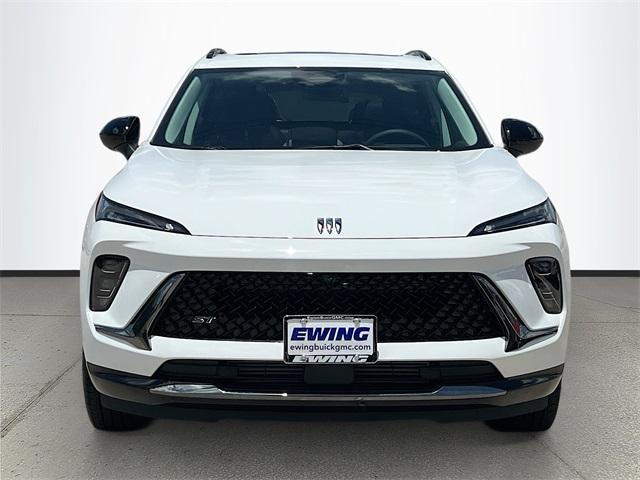 Photo of 2025 Summit White Buick Envision