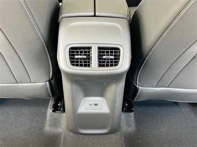 Photo of 2025 Summit White Buick Envision
