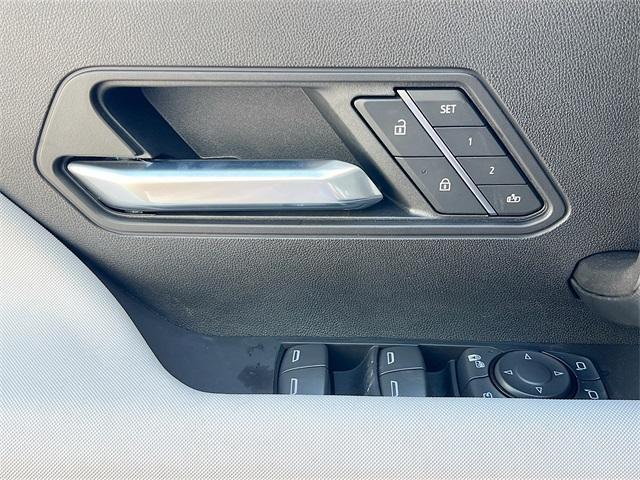 Photo of 2025 Black GMC HUMMER EV Pickup