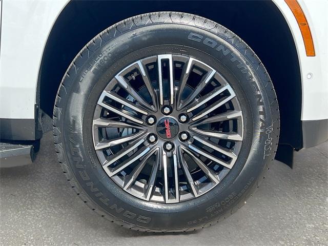 Photo of 2026 Summit White GMC Yukon