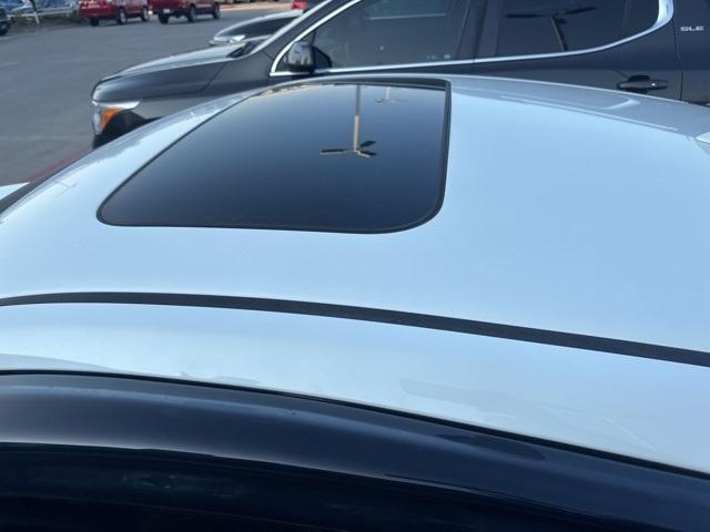 Photo of 2018 White Honda Civic