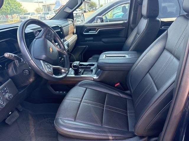 Photo of 2022 Northsky Blue Metallic Chevrolet Silverado 1500