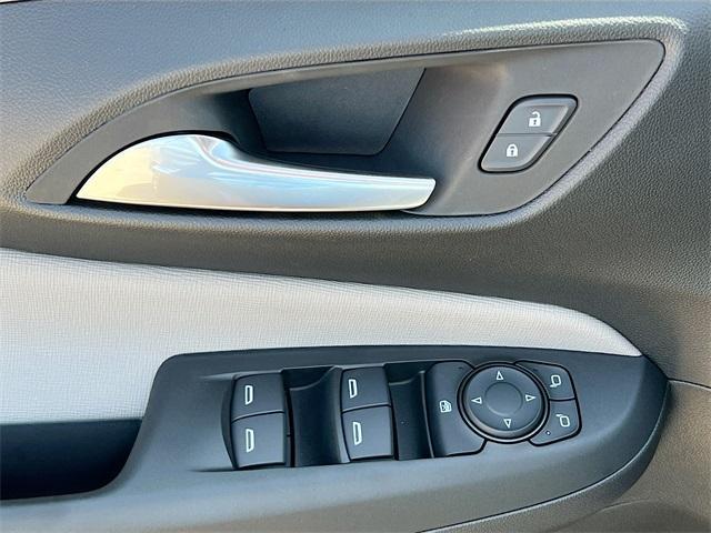 Photo of 2025 White Frost Tri-Coat Buick Envista