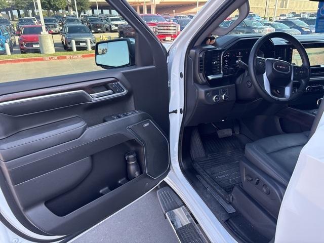 Photo of 2024 Summit White GMC Sierra 1500
