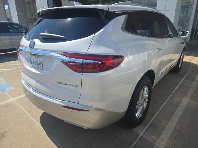 Photo of 2018 White Frost Tri-Coat Buick Enclave