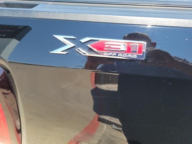 Photo of 2020 Onyx Black GMC Sierra 1500