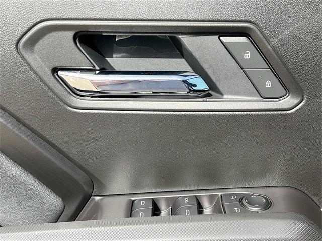 Photo of 2025 Summit White GMC Canyon
