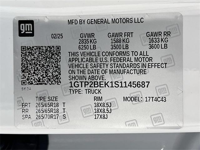 Photo of 2025 Summit White GMC Canyon