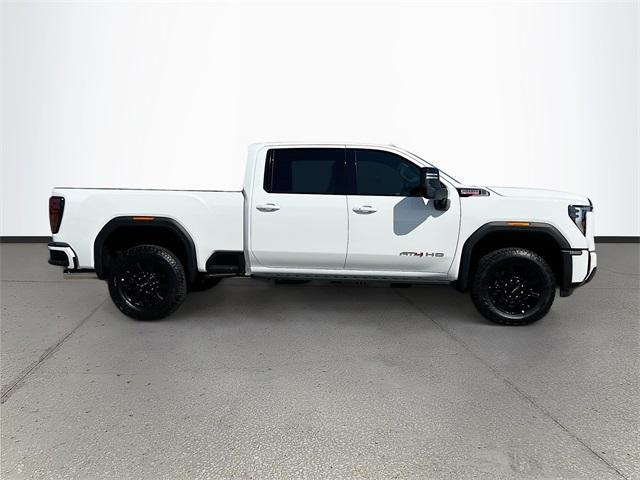 Photo of 2025 Summit White GMC Sierra 2500