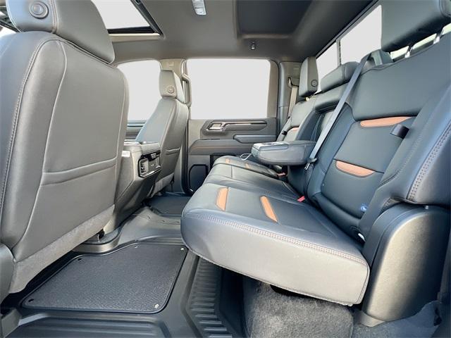 Photo of 2025 Summit White GMC Sierra 2500