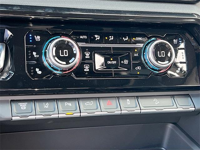 Photo of 2025 Summit White GMC Sierra 2500